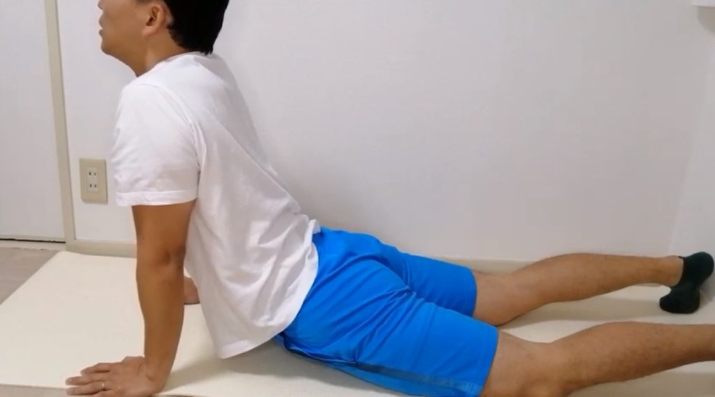 腹筋のストレッチ　腰痛予防